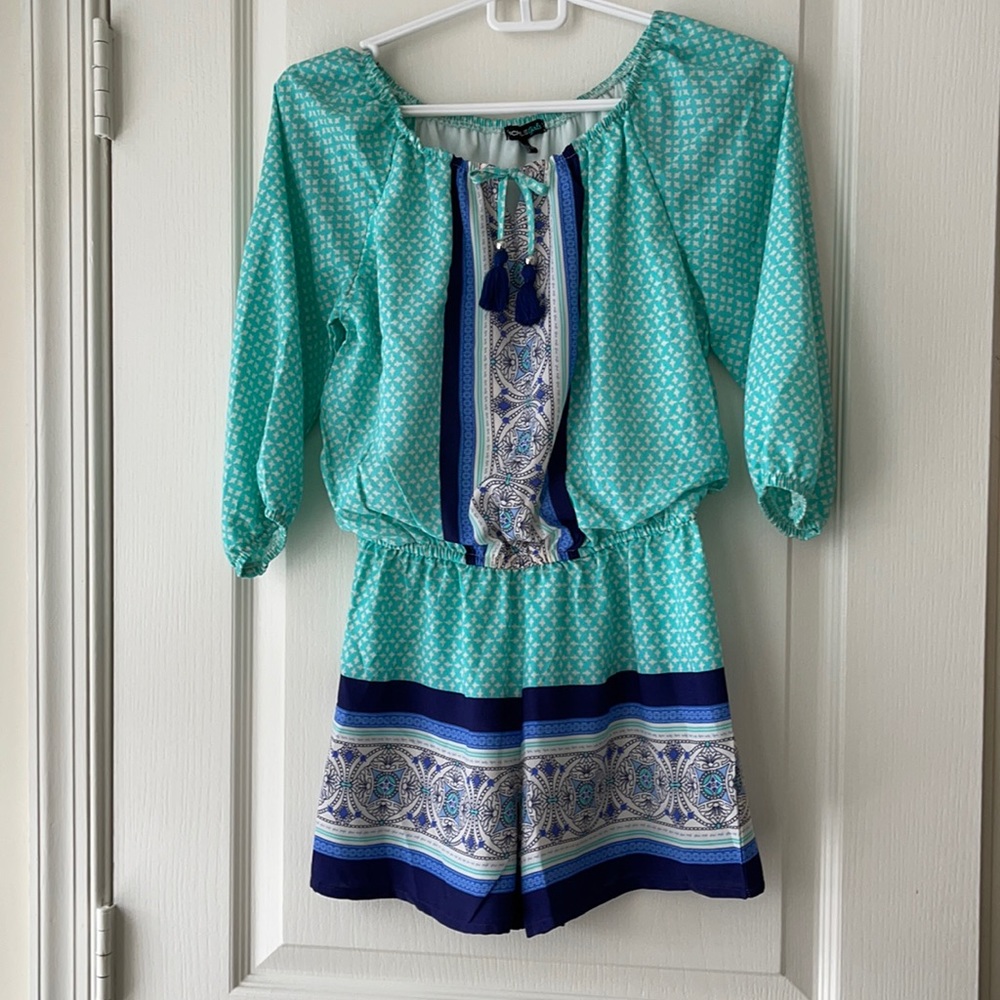 Girls shorts jumpsuit. Size: CL